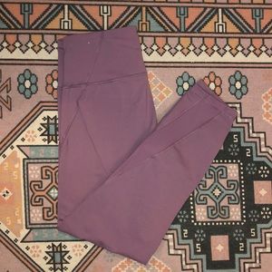 Old Navy elevate legging- WORN ONCE size L